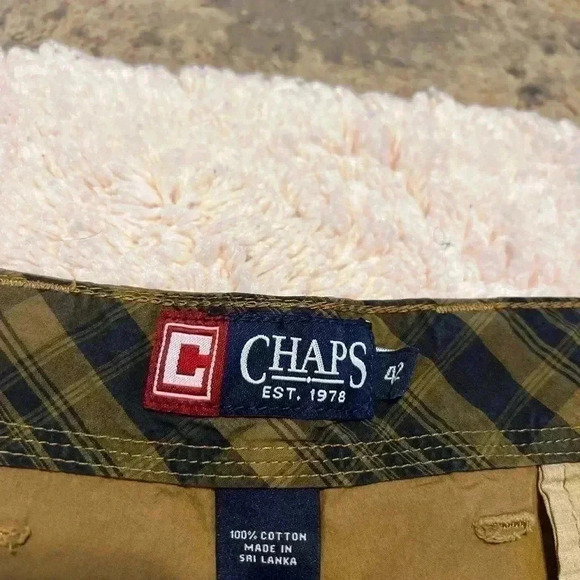 Men’s size 42, 100% cotton, dark khaki chaps shorts, like new condition - Picture 3 of 5